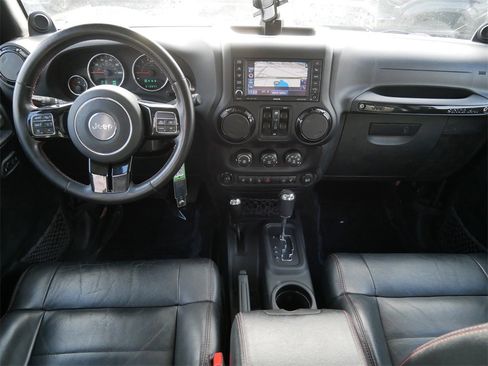 Used 2012 Jeep Wrangler Unlimited Sahara image 13