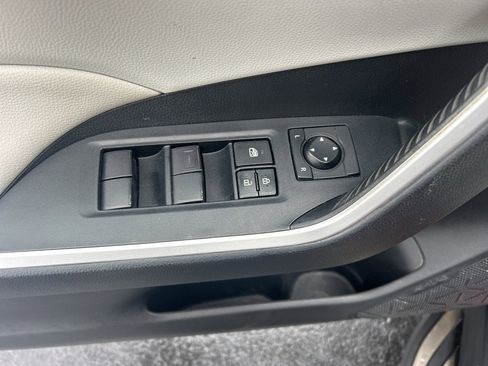 Used 2020 Toyota RAV4 XLE image 4