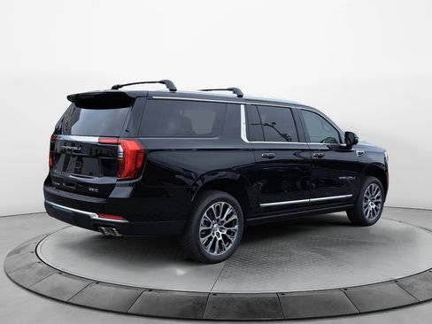Used 2026 GMC Yukon XL Denali w/ Sun & Power Step Package AWD/4WD image 7