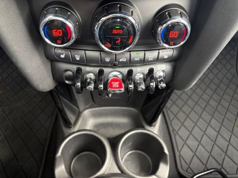 Used 2023 MINI Cooper S w/ Signature Upholstery Package FWD image 31