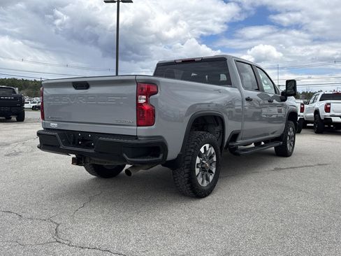 Used 2024 Chevrolet Silverado 2500 Custom w/ Custom Convenience Package AWD/4WD image 11