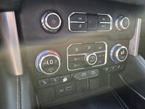 Used 2022 GMC Yukon SLT w/ SLT Premium Package AWD/4WD image 29