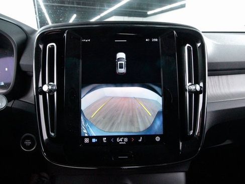 Certified 2025 Volvo XC40 B5 Core w/ Protection Package Premier image 16