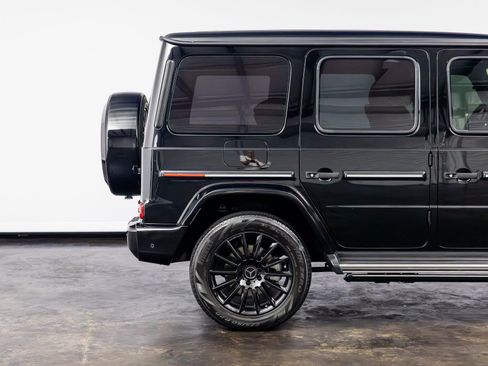 Used 2022 Mercedes-Benz G 550 w/ Exclusive Interior Package image 27