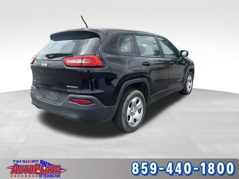 Used 2017 Jeep Cherokee Sport FWD image 5