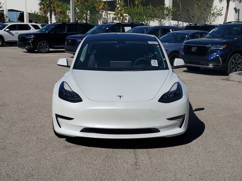 Used 2022 Tesla Model 3 Performance image 2