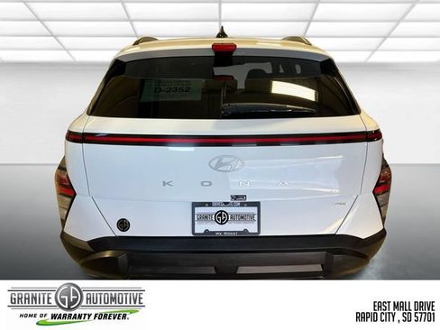 Used 2025 Hyundai Kona SEL AWD/4WD image 5