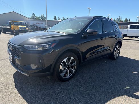Used 2024 Ford Escape Platinum AWD/4WD image 1