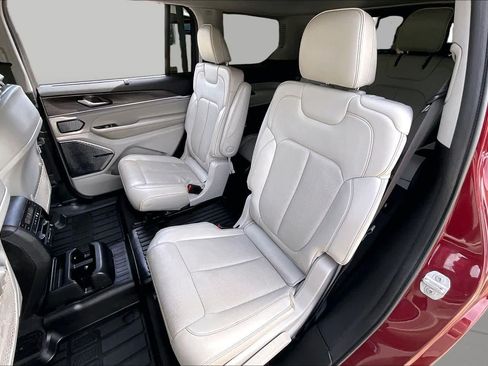 Used 2021 Jeep Grand Cherokee L Overland w/ Luxury Tech Group IV AWD/4WD image 20