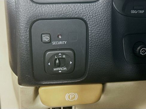 Used 2006 Lexus SC 430 Convertible image 16