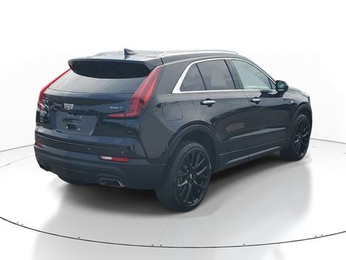 Used 2023 Cadillac XT4 Luxury w/ Cold Weather Package AWD/4WD image 4