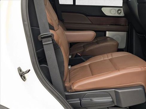 Used 2023 Lincoln Navigator Reserve image 20