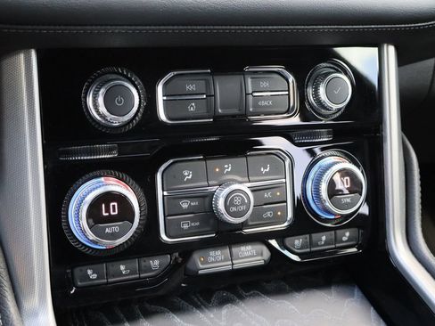 Certified 2022 GMC Yukon XL Denali AWD/4WD image 18