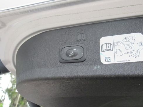 Used 2018 Ford Escape Titanium image 31