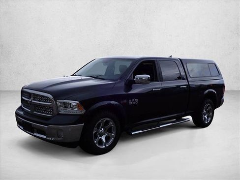 Used 2017 RAM 1500 Laramie w/ Convenience Group AWD/4WD image 6