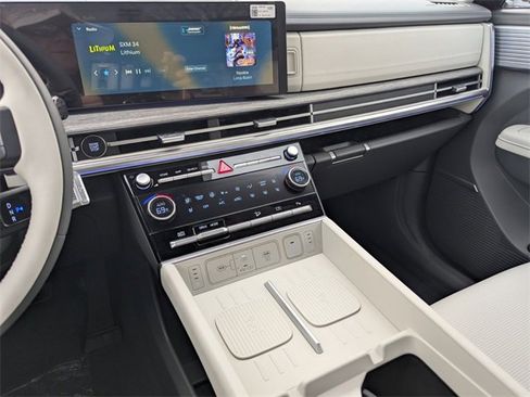 New 2025 Hyundai Santa Fe Calligraphy image 19