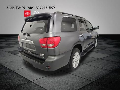 Used 2017 Toyota Sequoia Platinum AWD/4WD image 6