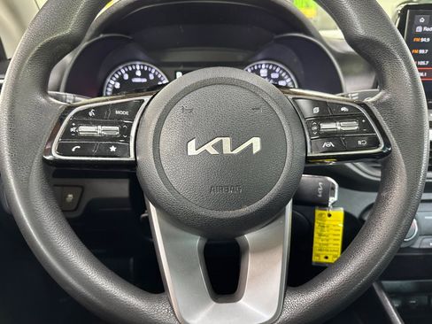 Used 2022 Kia Forte LXS FWD image 15