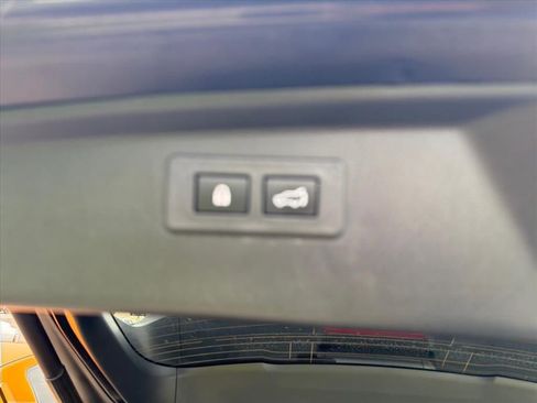 Used 2025 Subaru Outback Premium AWD/4WD image 9