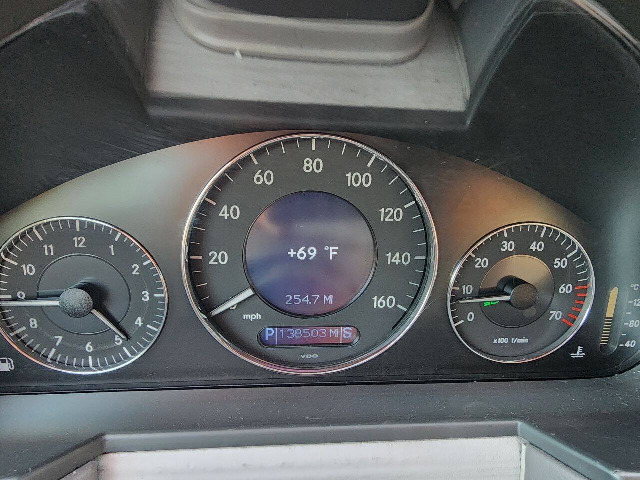 Used 2005 Mercedes-Benz E 320 Sedan image 40