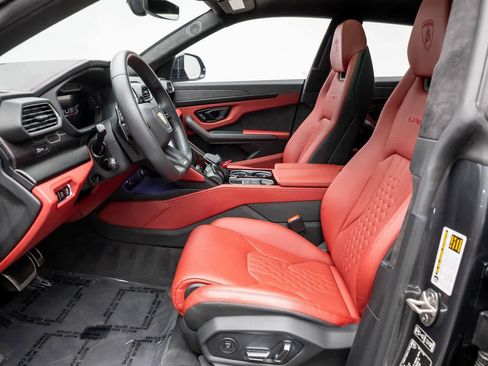 Used 2023 Lamborghini Urus S image 11