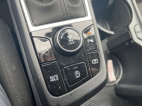 Certified 2025 Kia Sportage LX image 16