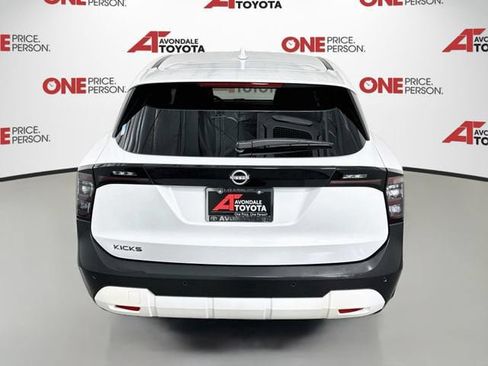 Used 2025 Nissan Kicks SV FWD image 6
