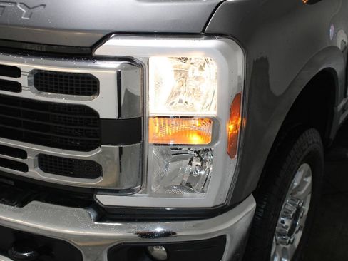 Used 2024 Ford F250 XLT image 53