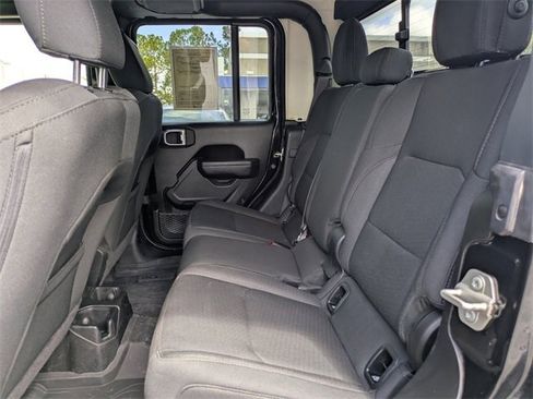 Used 2023 Jeep Gladiator Willys image 14