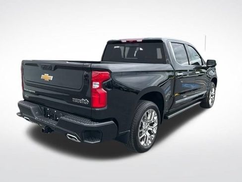 Used 2026 Chevrolet Silverado 1500 High Country AWD/4WD image 7