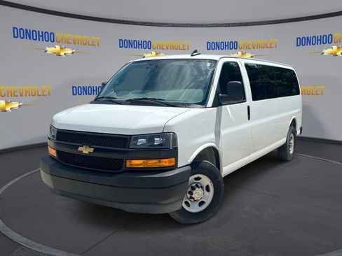Used 2024 Chevrolet Express 3500 LS RWD image 4