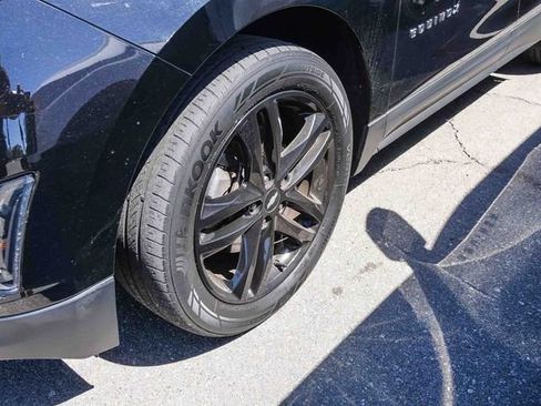 Used 2020 Chevrolet Equinox LT w/ Midnight Edition FWD image 3