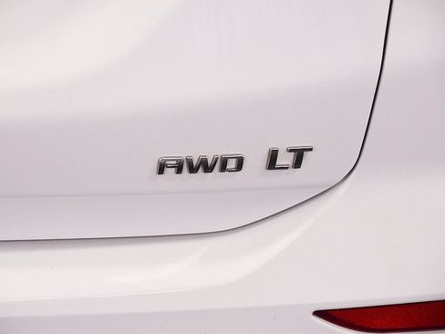 Used 2021 Chevrolet Equinox LT AWD/4WD image 13