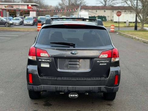 Used 2011 Subaru Outback 2.5i Premium w/ All-Weather Pkg image 6