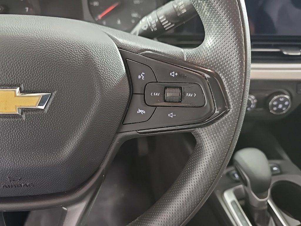 Used 2024 Chevrolet Trax LS FWD image 32