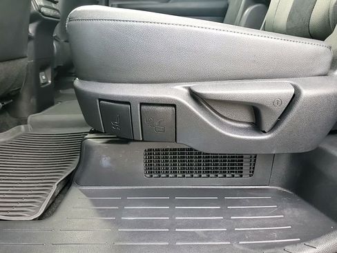 Used 2025 Toyota Grand Highlander MAX Platinum image 19