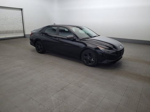 Used 2023 Hyundai Elantra SEL w/ Cargo Package FWD image 11