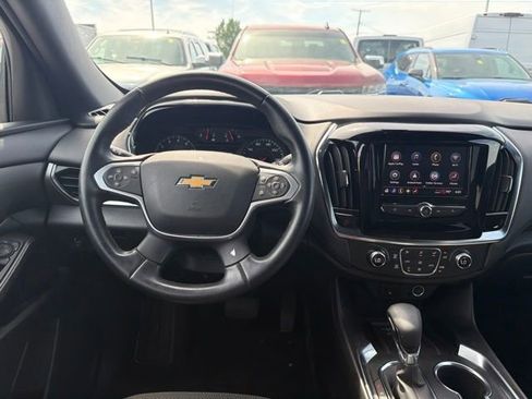 Used 2023 Chevrolet Traverse LT FWD image 23
