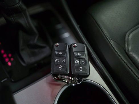 Used 2020 Volkswagen Passat 2.0T R-Line image 40