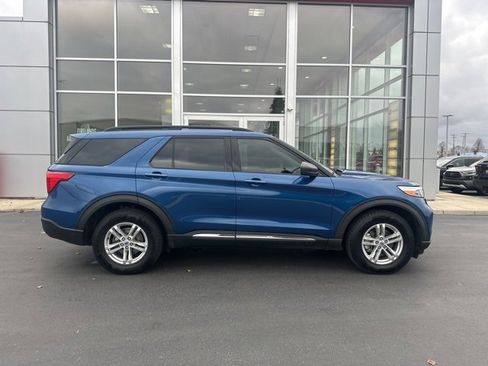 Used 2021 Ford Explorer XLT w/ Equipment Group 202A image 14