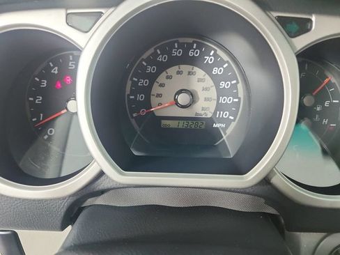 Used 2004 Toyota 4Runner SR5 AWD/4WD image 15