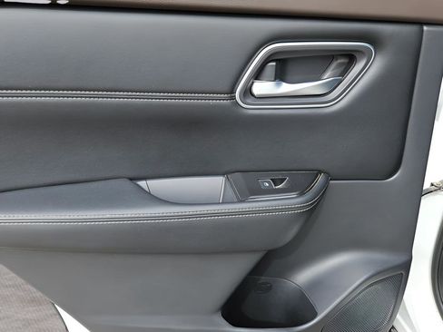 Used 2021 Nissan Rogue SL image 20