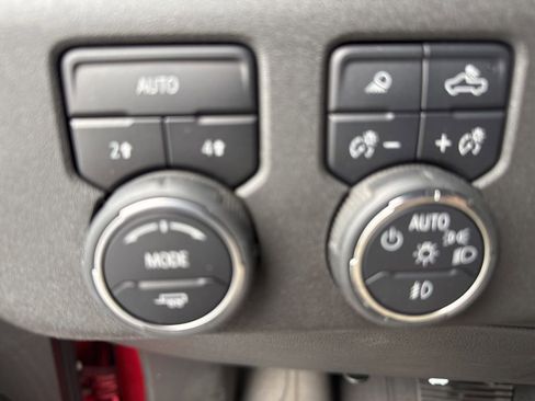 Used 2022 Chevrolet Silverado 1500 LTZ w/ LTZ Premium Package image 24