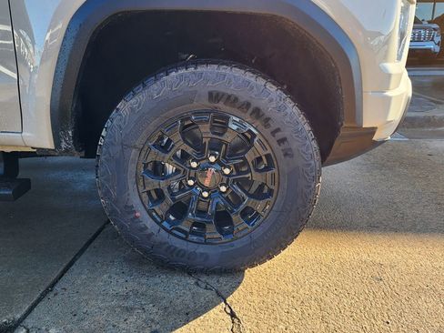 New 2026 GMC Canyon Elevation w/ Convenience Package image 51