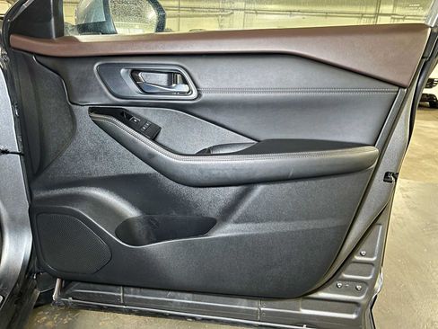Used 2023 Nissan Rogue SL w/ SL Premium Package FWD image 10