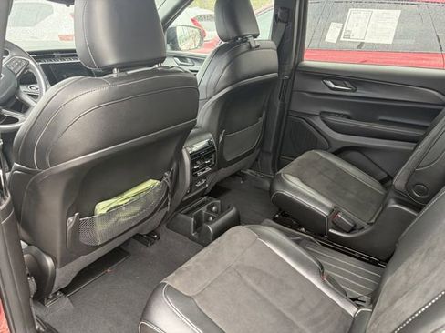 Used 2024 Jeep Grand Cherokee L Altitude image 7