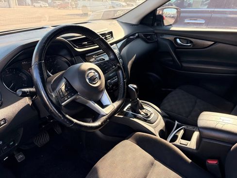 Used 2022 Nissan Rogue Sport SV FWD image 9