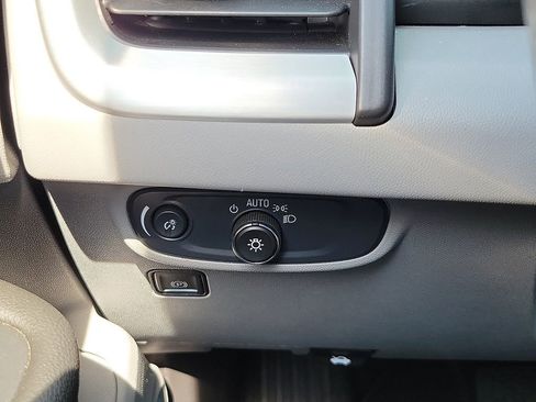 Used 2024 GMC Terrain SLE image 14