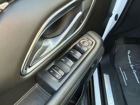 Used 2023 Chevrolet Suburban Premier image 12