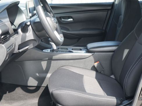 Used 2024 Nissan Sentra SV FWD image 10